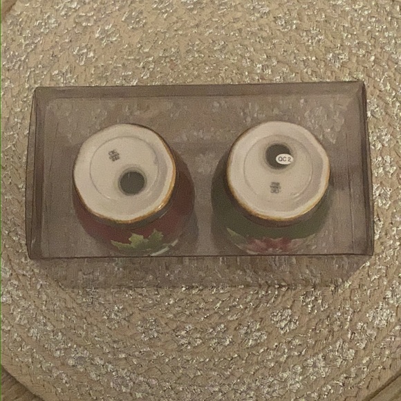 Large Poinsettia Salt Pepper Shaker Set - Picture 2 of 5